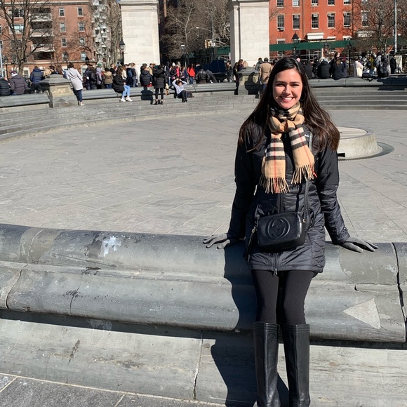 Meet your Posher, Ashley - Picture 2 of 4